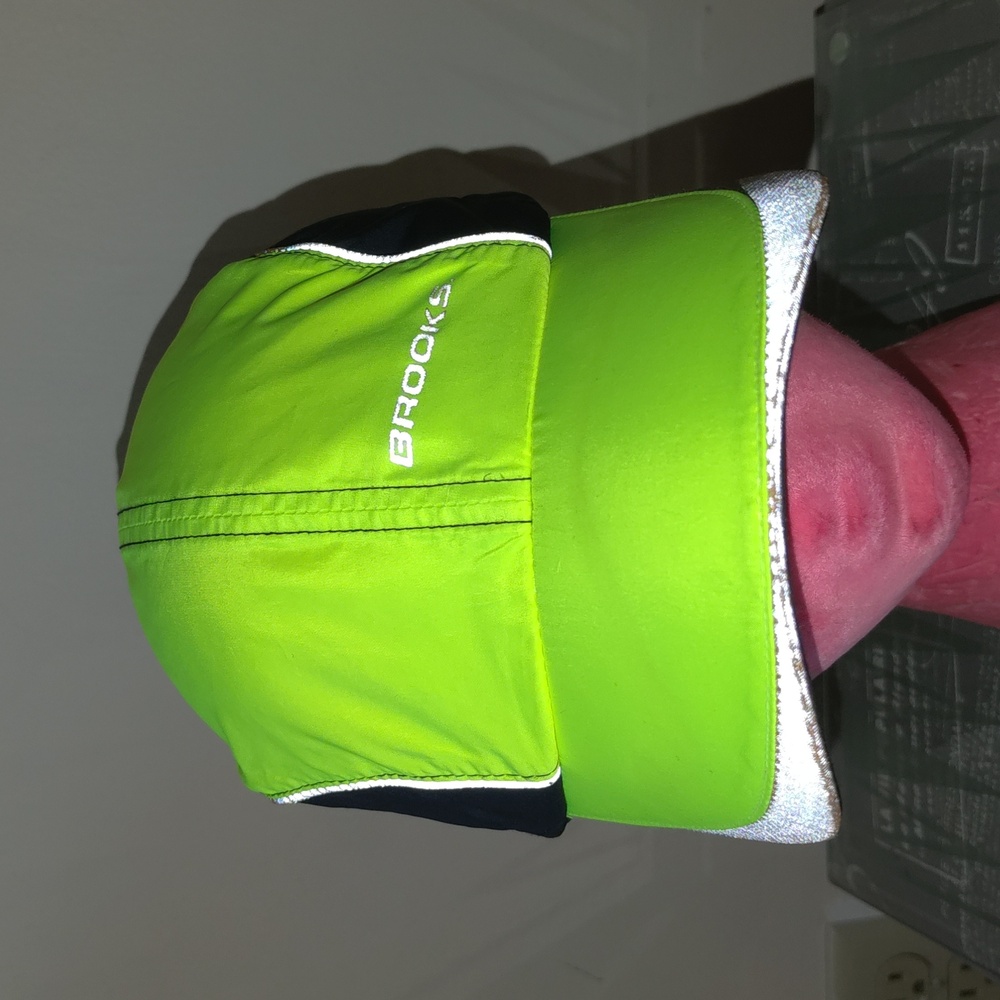 Brooks Neon Green Lightweight Vented Running Strap-on Hat Cap OS